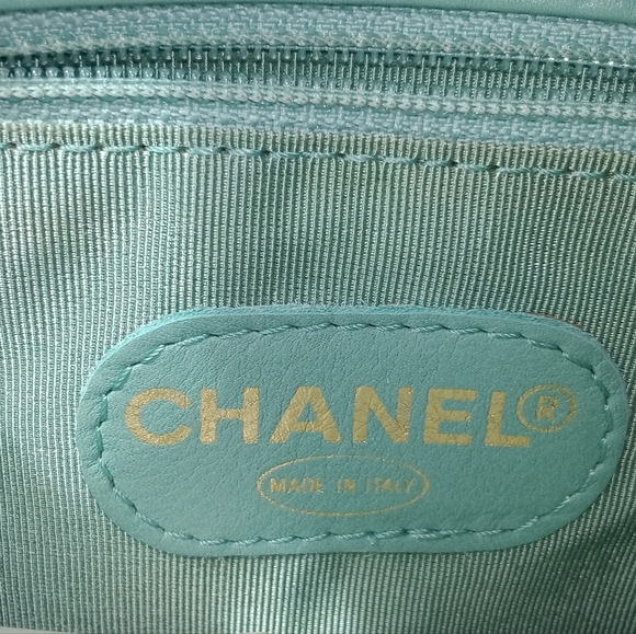 Vintage Chanel purse - Picture 6 of 11